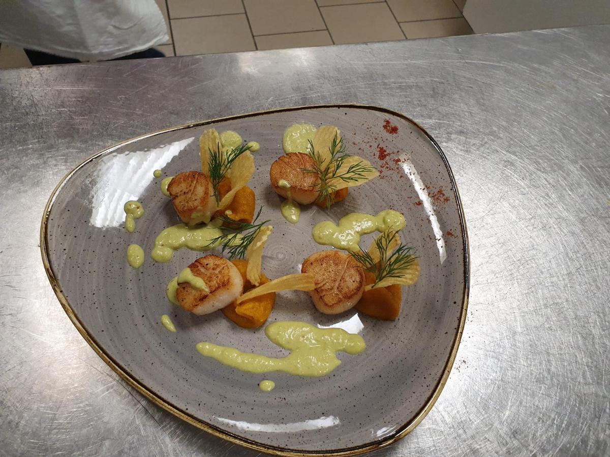 Logis Hotel Restaurant Le Relais De L'Abbaye Saint-Evroult-Notre-Dame-du-Bois Eksteriør billede